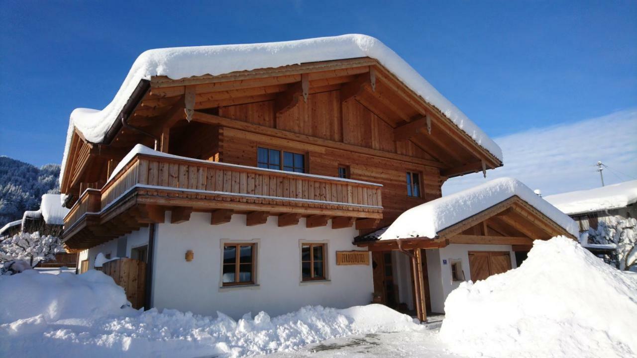 Kleines Zirbelhotel - Uef Oberammergau Exterior photo