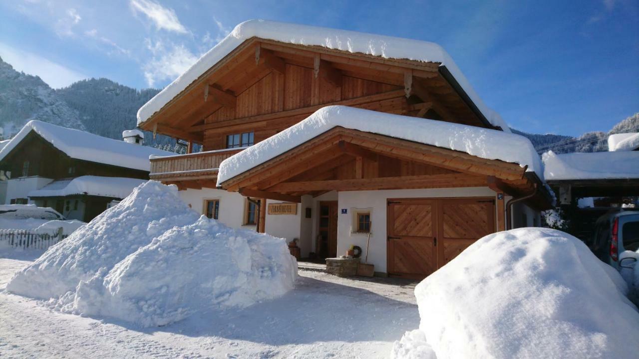 Kleines Zirbelhotel - Uef Oberammergau Exterior photo